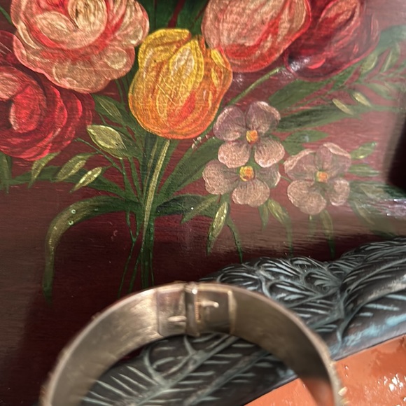 Vintage Whiting & Davis hinged Clamper bracelet in gold metal Opening 2 1/4” - Picture 5 of 9